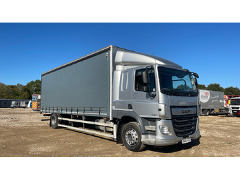 Kamion sa ceradom DAF CF 260
