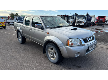 Pikap NISSAN