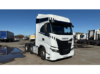 Tegljač IVECO S-WAY
