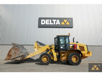 Utovarivač točkaš CATERPILLAR 938M