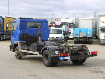 Kamion sa hidrauličnom kukom MAN LE 8.180, EURO 3, BEACONS, CONTAINER HOOK CARRIER: slika 5
