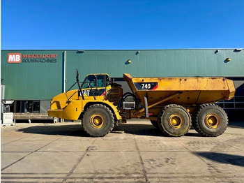 Zglobni kiper CATERPILLAR 740