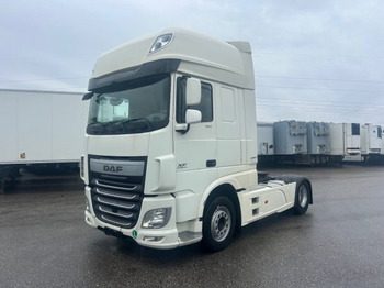 Tegljač DAF XF 106 460