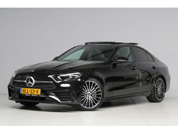 Limuzina MERCEDES-BENZ