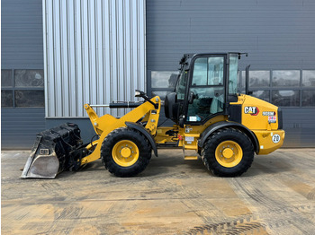 Utovarivač točkaš CATERPILLAR 908M