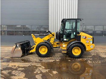 Utovarivač točkaš CATERPILLAR 908M