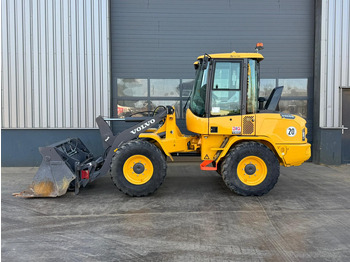 Utovarivač točkaš VOLVO L30G