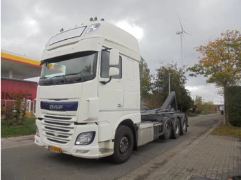 Kamion sa hidrauličnom kukom DAF XF 106 510