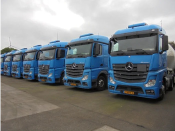 Tegljač MERCEDES-BENZ Actros 1842