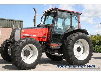 Traktor Valtra 900: slika 1