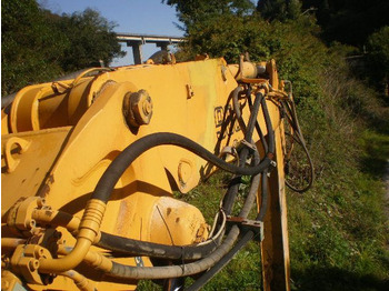 Bager točkaš LIEBHERR A 900