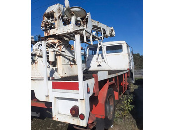 Kamion sa tovarnim sandukom