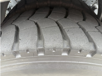 Kamion sa hidrauličnom kukom, Kamion sa dizalicom Mercedes-Benz Arocs 3251 8X4 Haken mit Kran HMF 2620 K5: slika 2