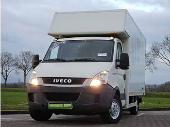 Dostavno vozilo sa zatvorenim sandukom IVECO Daily 35s12