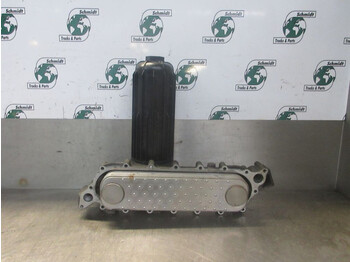 Motor i delovi za Kamion Iveco 504236007 OLIEKOELER HI WAY EURO 6: slika 2