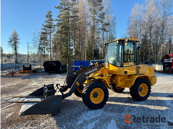 Građevinska mašina VOLVO L30G