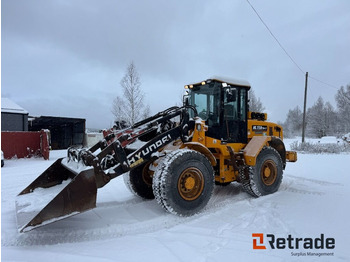 Utovarivač točkaš HYUNDAI