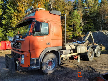 Kamion sa hidrauličnom kukom VOLVO FM12