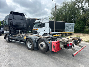 Kamion sa golom šasijom i zatvorenom kabinom MAN TGX 26.460 / ACC / BDF MULTI / E6 / LOWDECK: slika 5