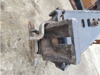 Blatobran New Holland Case T6, T7, T6000, Maxxum Ser Front Mudguard Bracket Kit 47444870: slika 5
