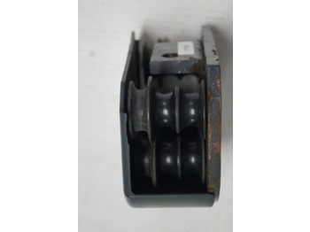 Hidraulika za Oprema za rukovanje materijalima Jungheinrich 51160772 | Block rollor Hose guide for ETV from year 2003 till 2011: slika 2 Hidraulika za Oprema za rukovanje materijalima Jungheinrich 51160772 | Block rollor Hose guide for ETV from year 2003 till 2011: slika 2