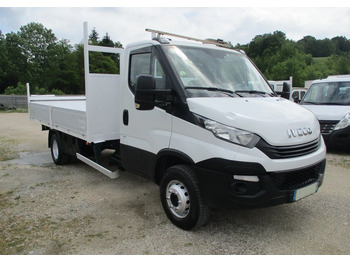 Kamion sa tovarnim sandukom IVECO Daily 70c18