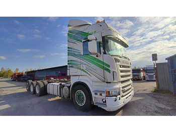 Kamion sa golom šasijom i zatvorenom kabinom SCANIA R 500
