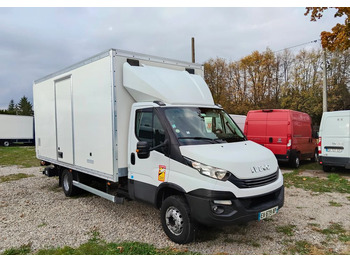Kamion sa zatvorenim sandukom IVECO Daily
