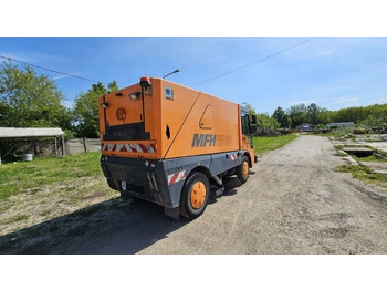 Autočistilica Mfh 5500 sweeper - with air conditionier: slika 3 Autočistilica Mfh 5500 sweeper - with air conditionier: slika 3