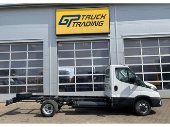 Novu Kamion sa golom šasijom i zatvorenom kabinom Iveco Daily CNG: slika 3 Novu Kamion sa golom šasijom i zatvorenom kabinom Iveco Daily CNG: slika 3