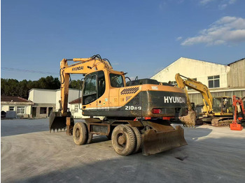 Bager točkaš HYUNDAI