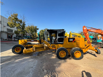 Grejder CATERPILLAR 140K