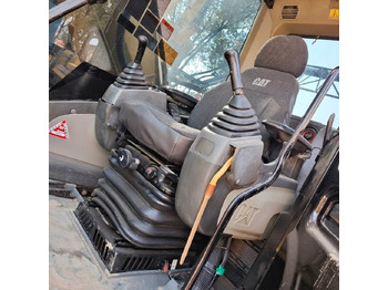 Bager guseničar CAT 320 D2: slika 4