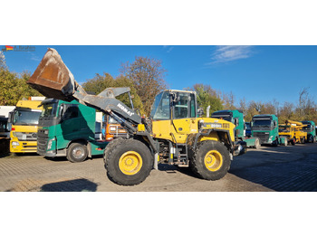 Utovarivač točkaš KOMATSU WA200