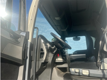 Interior photo 1:  Lizing MAN TGX 18.480 / RETARDE MAN TGX 18.480 / RETARDE