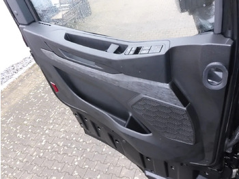 Kamion sa golom šasijom i zatvorenom kabinom IVECO S-WAY 570 TP FULL: slika 5