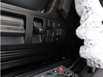 Kamion sa golom šasijom i zatvorenom kabinom IVECO S-WAY 570 TP FULL: slika 3