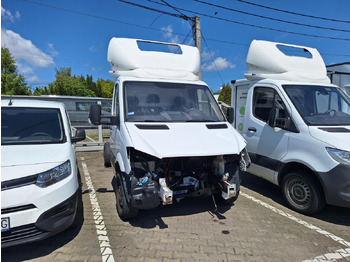 Kamion sa golom šasijom i zatvorenom kabinom MERCEDES-BENZ Sprinter