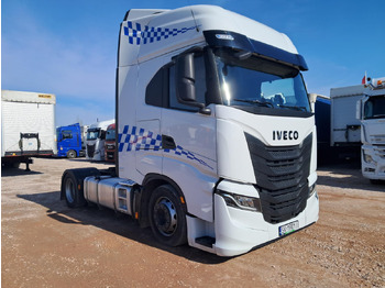 Tegljač IVECO