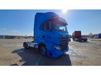 Tegljač IVECO