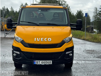 Kamion sa tovarnim sandukom 2017 Iveco Daily dobbelkabin m/kran, Webasto, innredning, inverter og vinterhjul: slika 2