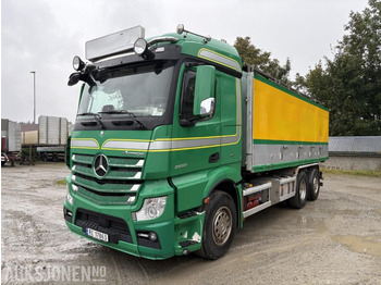 Kamion sa golom šasijom i zatvorenom kabinom MERCEDES-BENZ Actros 2553
