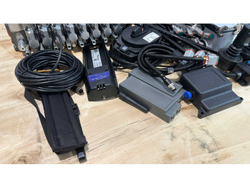 Novu Šumska prikolica Set Scanreco RC400 with Walvoil DPX100 Fassi, Effer, Atlas, Manitou: slika 4 Novu Šumska prikolica Set Scanreco RC400 with Walvoil DPX100 Fassi, Effer, Atlas, Manitou: slika 4