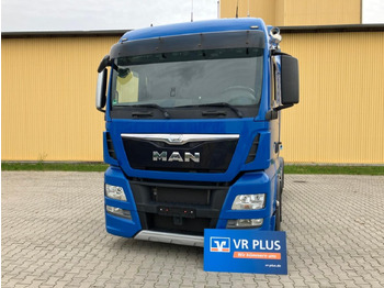 Kamion sa hidrauličnom kukom MAN