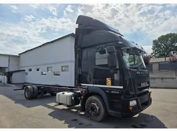 Kamion sa ceradom Iveco EUROCARGO 160E28  RAMA DO ZABUDOWY/  LAWETA / MANUAL /: slika 2 Kamion sa ceradom Iveco EUROCARGO 160E28  RAMA DO ZABUDOWY/  LAWETA / MANUAL /: slika 2