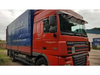 Kamion sa ceradom DAF XF