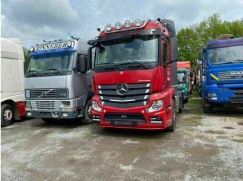 Tegljač MERCEDES-BENZ Actros 1842