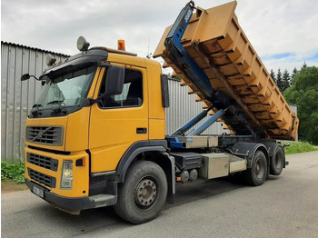 Kamion sa hidrauličnom kukom VOLVO FM12 460