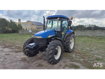 Traktor NEW HOLLAND TD5