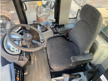 Utovarivač točkaš Caterpillar 924 H: slika 4